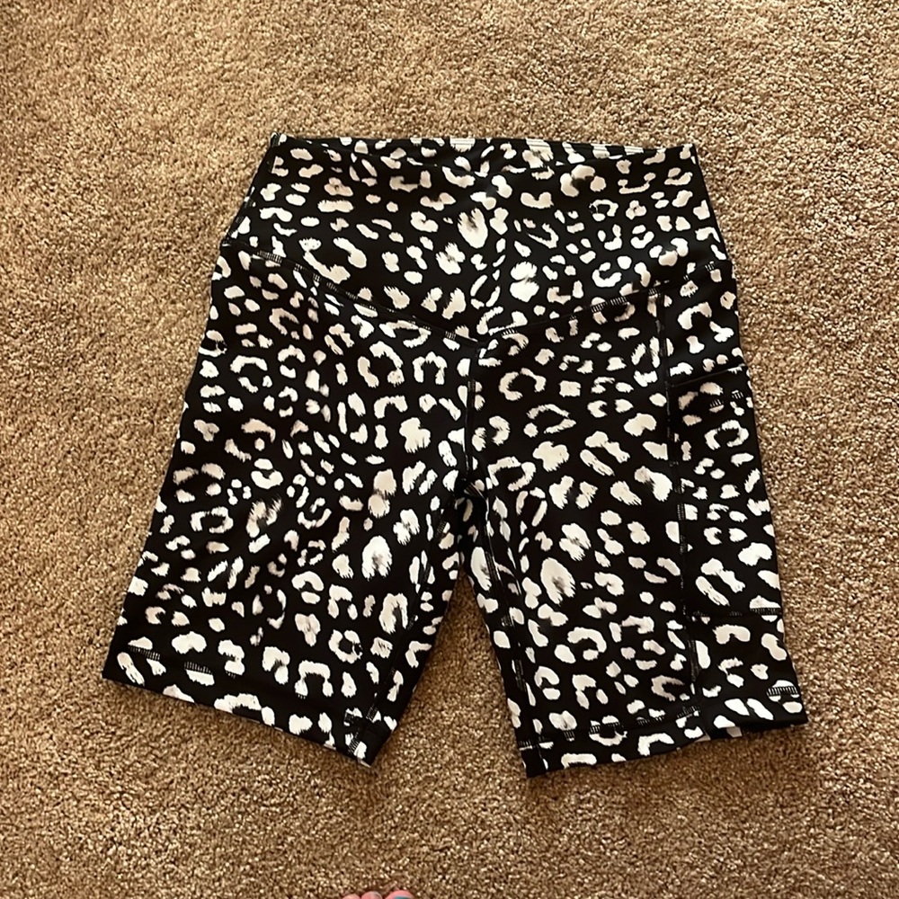 Leopard print biker shorts